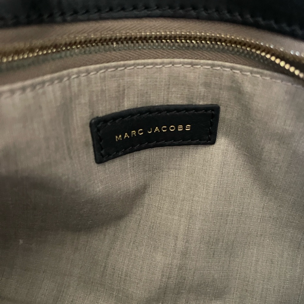 Marc Jacobs Eugenie Black Quilted leather fold over Clutch with Gold Clasp - Picture 9 of 11